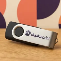 Clé USB Twister noire, capot métal pivotant